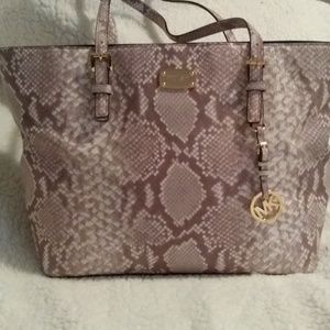 Gorgeous Michael Kors Purse/Handbag